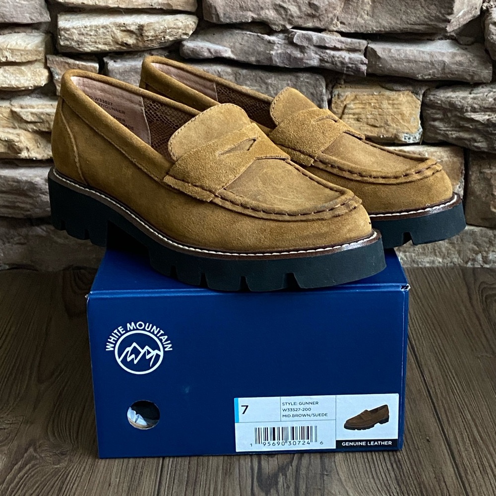 NEW White Mountain Tan Suede Loafers